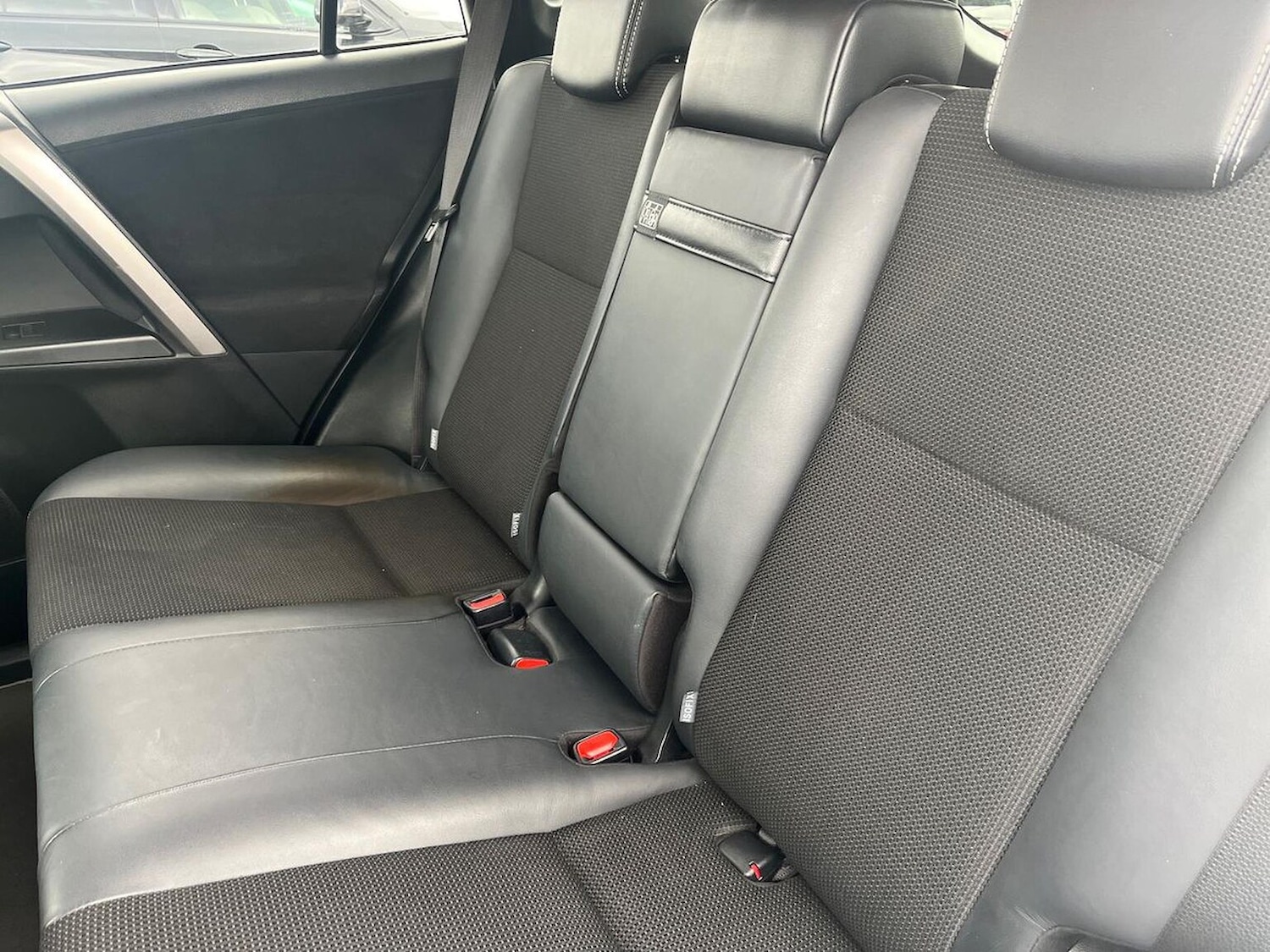 Used Toyota RAV4 2016 for sale - 76027550: Photo 16