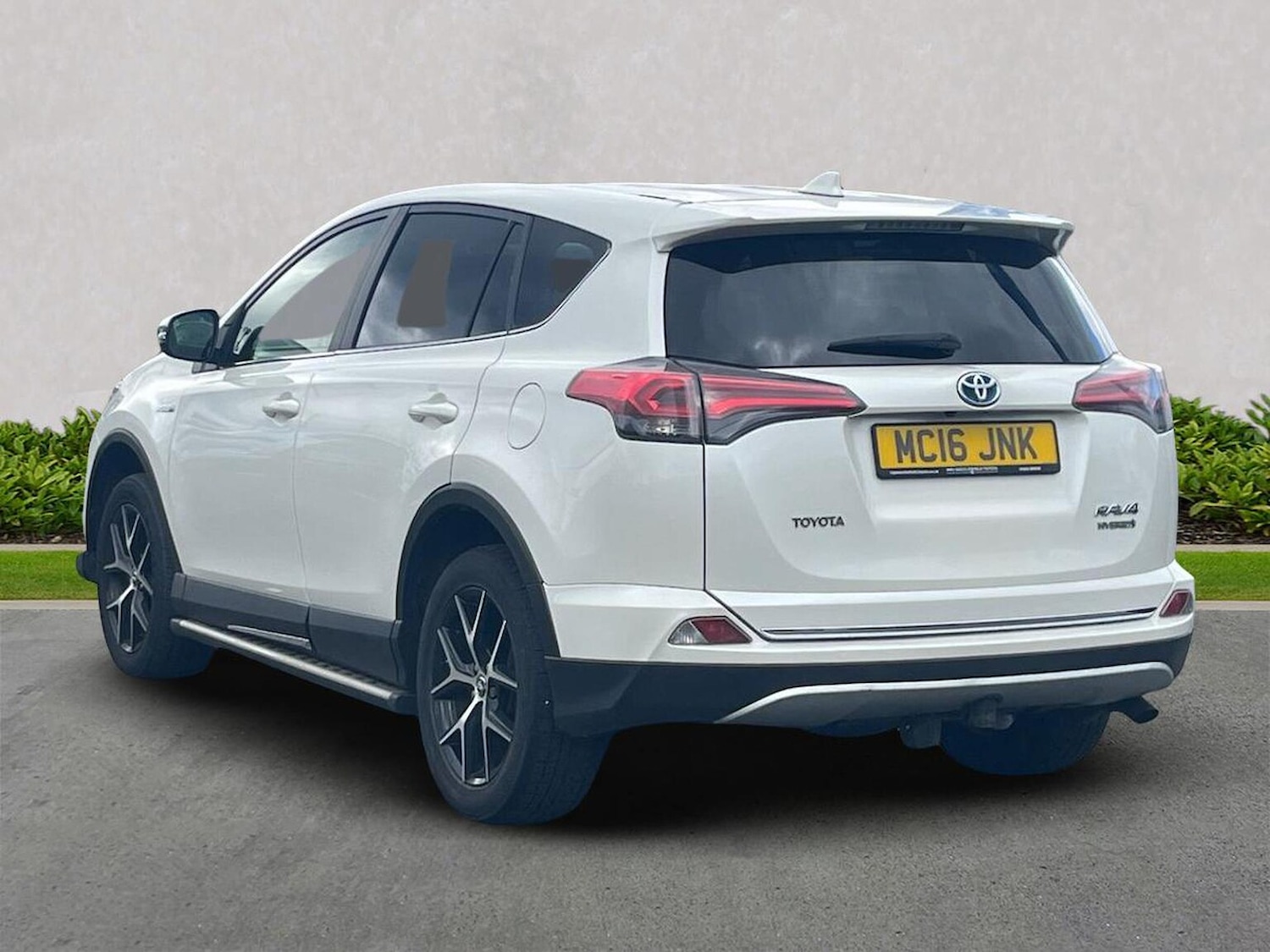 Used Toyota RAV4 2016 for sale - 76027550: Photo 2