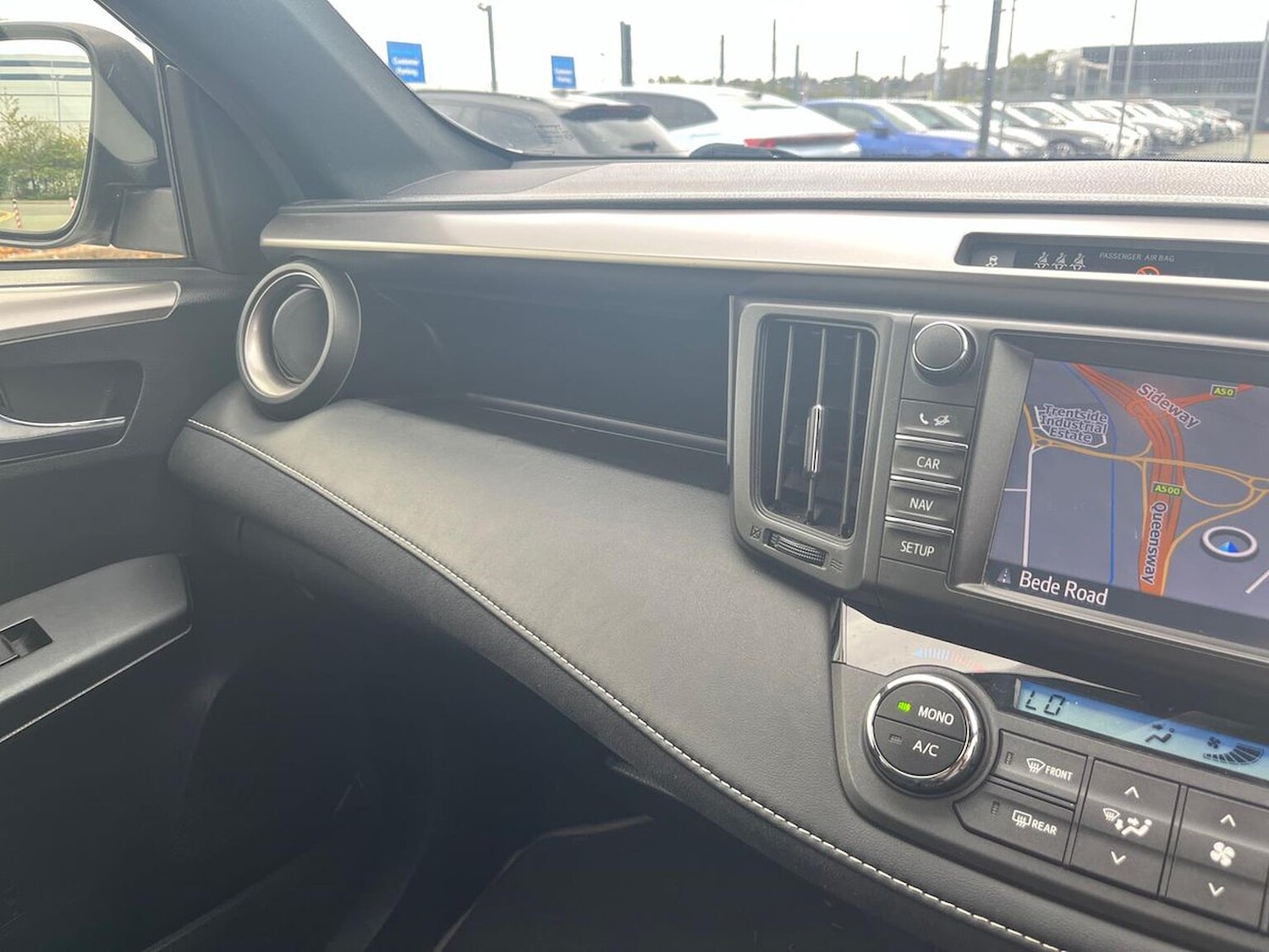 Used Toyota RAV4 2016 for sale - 76027550: Photo 24