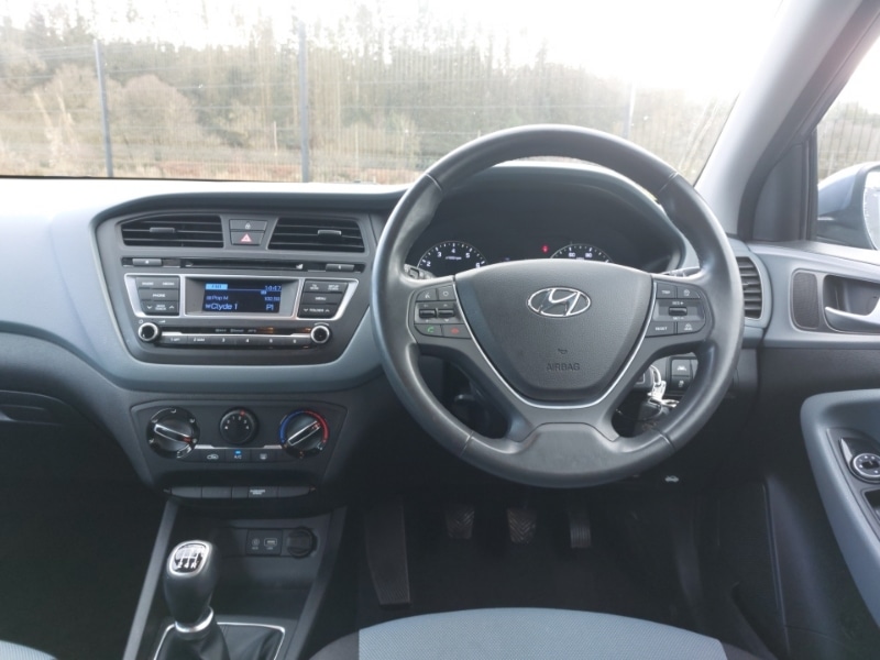 Used Hyundai i20 2017 for sale - 77664212: Photo 2