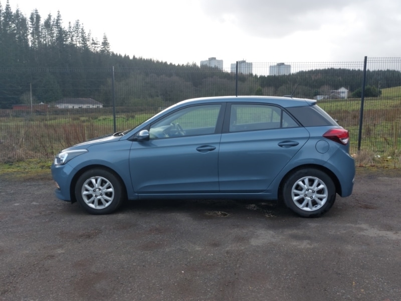 Used Hyundai i20 2017 for sale - 77664212: Photo 4