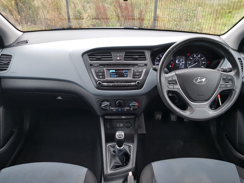 Used Hyundai i20 2016 for sale - 76145613: Photo 2