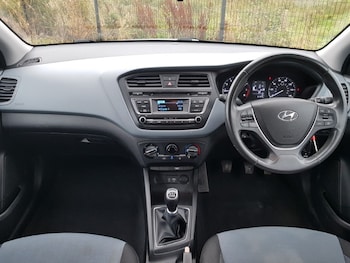Used Hyundai i20 2016 for sale - 76145613: Photo