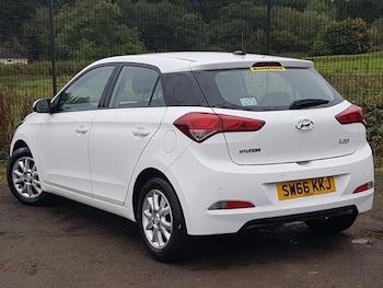 Used Hyundai i20 2016 for sale - 76145613: Photo