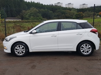 Used Hyundai i20 2016 for sale - 76145613: Photo