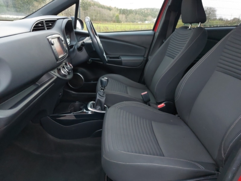 Used Toyota Yaris 2016 for sale - 77085736: Photo 5