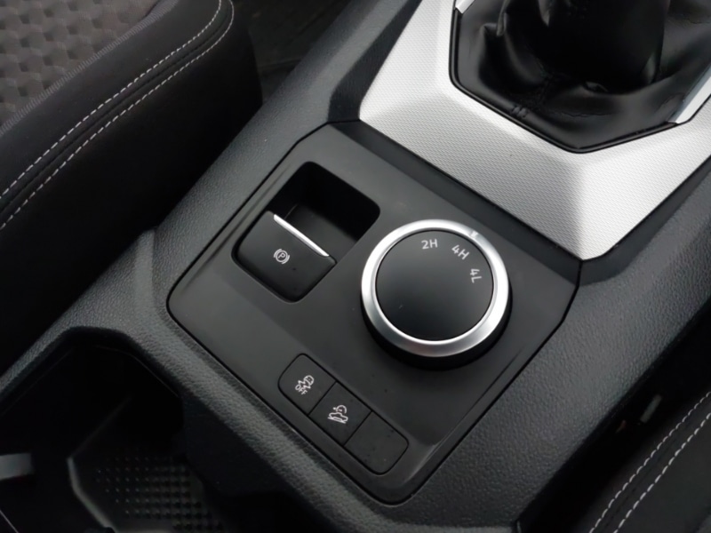 Used Volkswagen Amarok 2024 for sale - 76846800: Photo 13