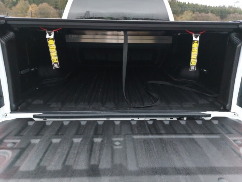 Used Volkswagen Amarok 2024 for sale - 76846800: Photo 8