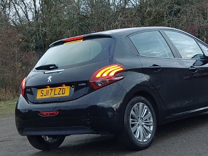 Used Peugeot 208 2017 for sale - 76533538: Photo 12