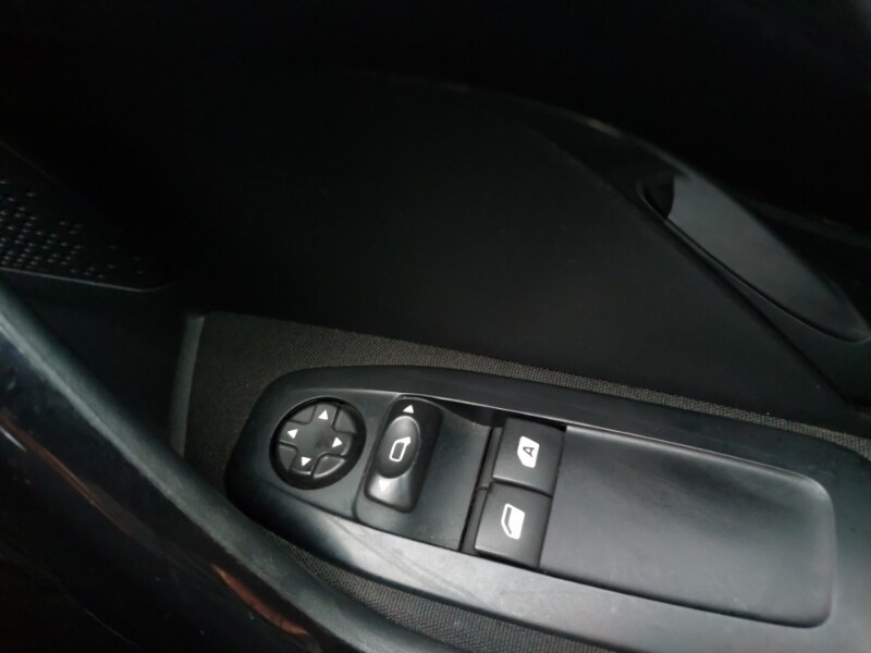 Used Peugeot 208 2017 for sale - 76533538: Photo 15