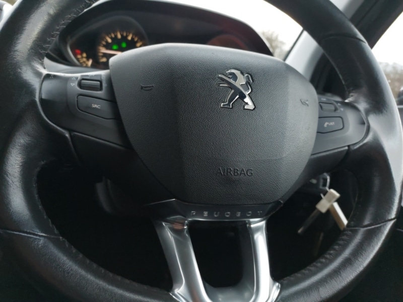 Used Peugeot 208 2017 for sale - 76533538: Photo 19