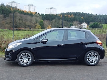 Used Peugeot 208 2017 for sale - 76533538: Photo