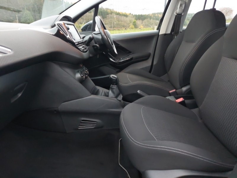 Used Peugeot 208 2017 for sale - 76533538: Photo 5