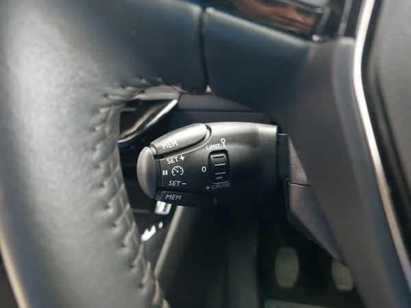 Used Peugeot 2008 2022 for sale - 76282301: Photo 13