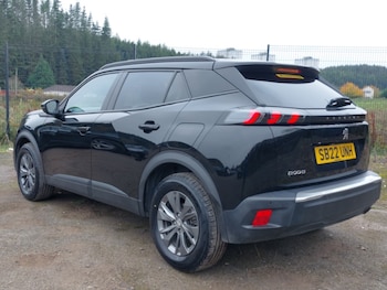 Used Peugeot 2008 2022 for sale - 76282301: Photo