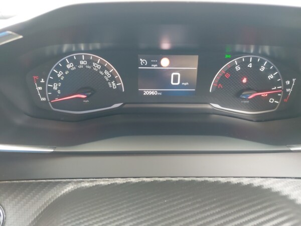 Used Peugeot 2008 2022 for sale - 76282301: Photo 7
