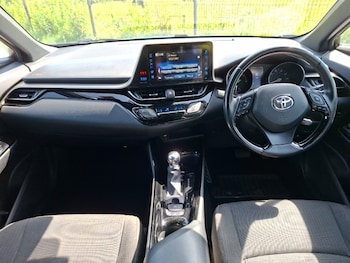 Used Toyota C-HR 2019 for sale - 79011373: Photo