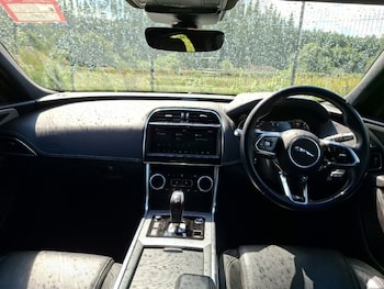Used Jaguar XE 2019 for sale - 79092260: Photo