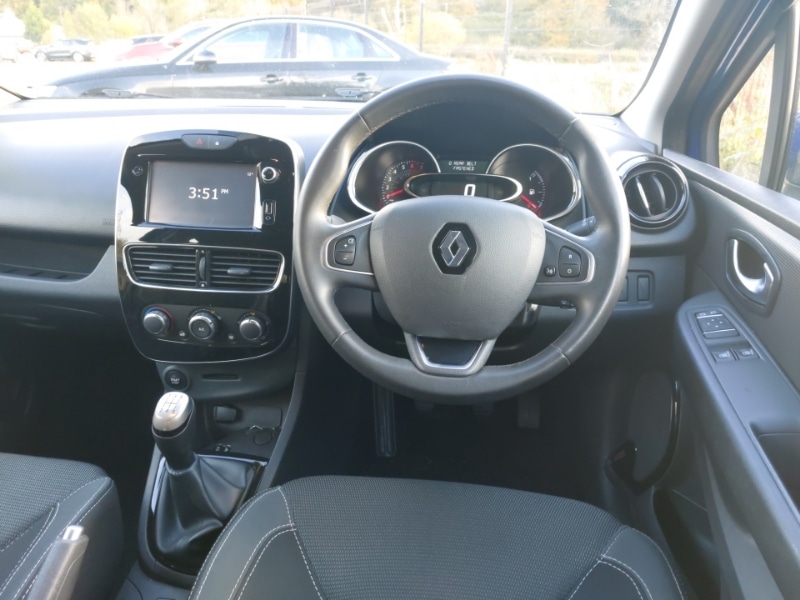 Used Renault Clio 2018 for sale - 76348559: Photo 2