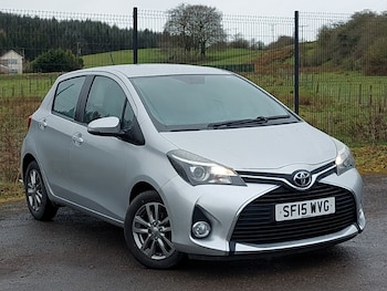 Used Toyota Yaris 2015 for sale - 78125574: Photo