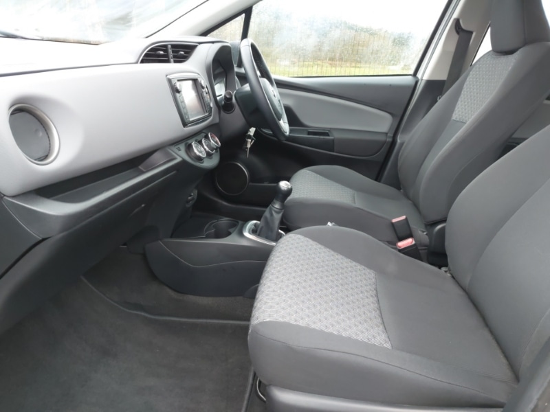 Used Toyota Yaris 2015 for sale - 78125574: Photo 5