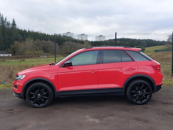 Used Volkswagen T-Roc 2022 for sale - 77371267: Photo