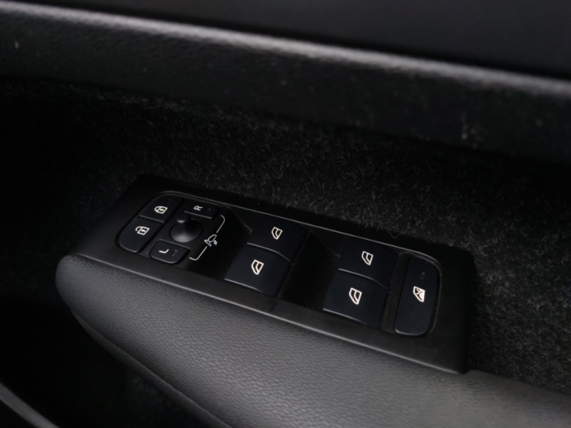 Used Volvo XC40 2021 for sale - 76656635: Photo 16