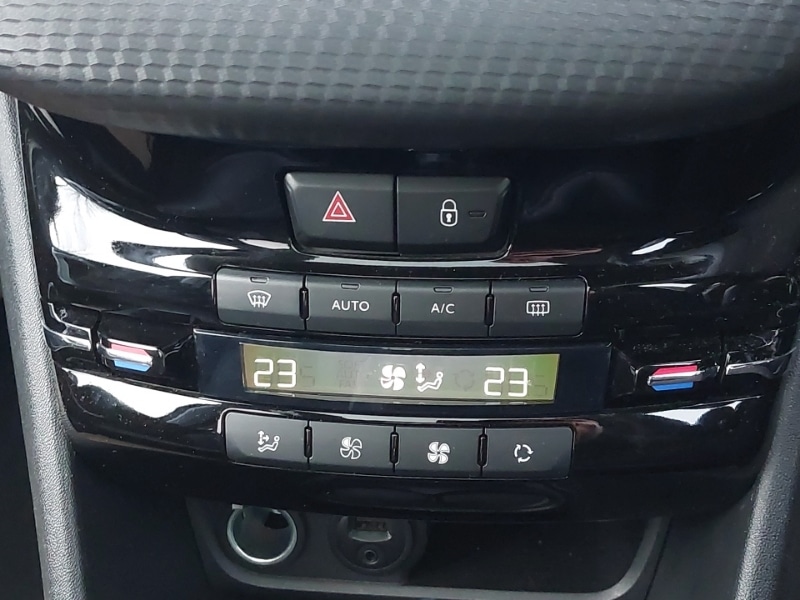 Used Peugeot 2008 2018 for sale - 77201942: Photo 15