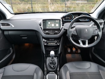 Used Peugeot 2008 2019 for sale - 76213213: Photo