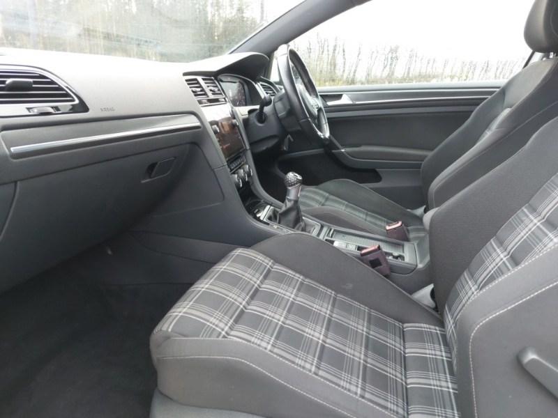 Used Volkswagen Golf 2018 for sale - 77325412: Photo 5