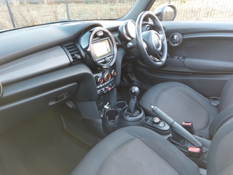 Used MINI Convertible 2017 for sale - 77648604: Photo 5