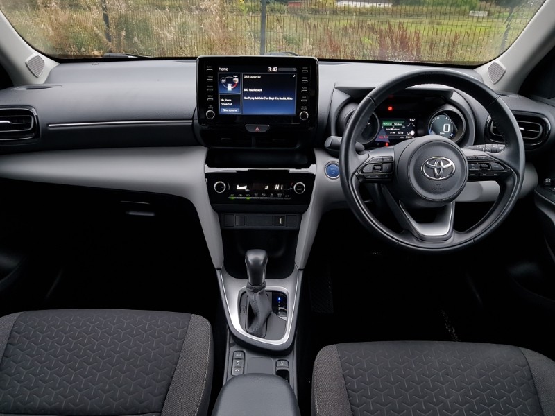 Used Toyota Yaris Cross 2022 for sale - 76160770: Photo 2