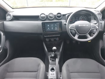Used Dacia Duster 2023 for sale - 78602925: Photo