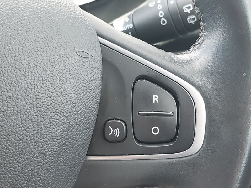 Used Renault Clio 2018 for sale - 76502317: Photo 17