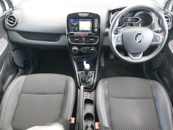Used Renault Clio 2018 for sale - 76502317: Photo