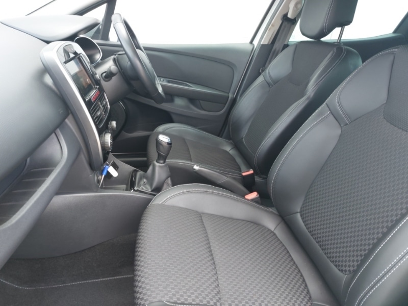 Used Renault Clio 2018 for sale - 76502317: Photo 5