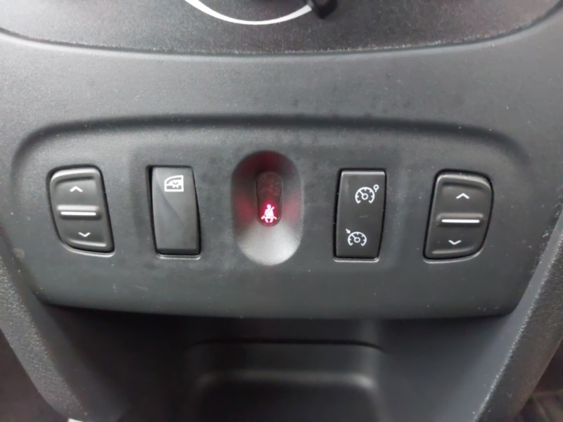 Used Dacia Sandero Stepway 2019 for sale - 77150086: Photo 19
