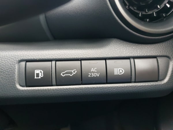 Used Toyota C-HR 2024 for sale - 76282038: Photo 16