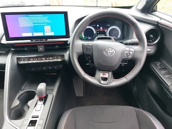 Used Toyota C-HR 2024 for sale - 76282038: Photo