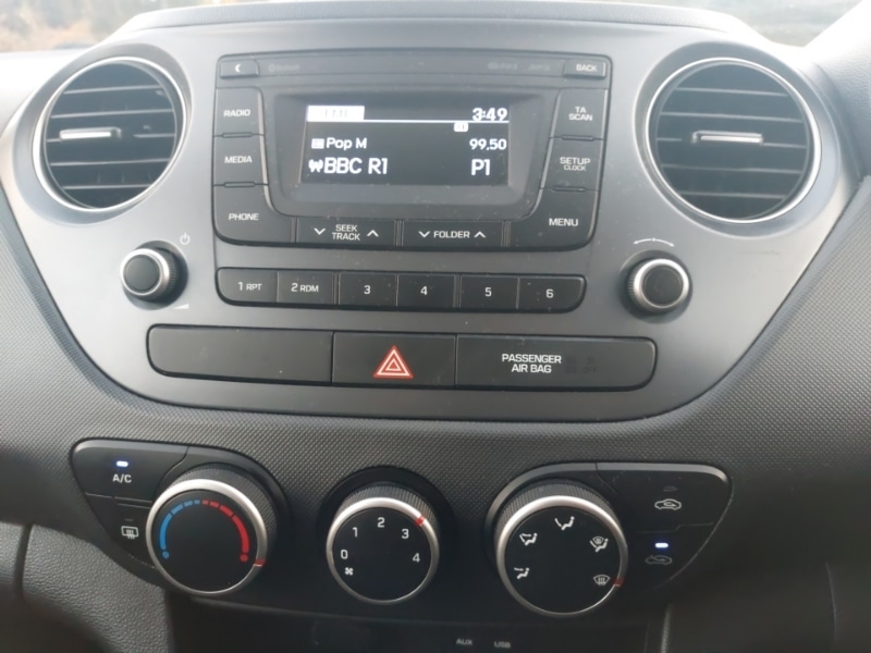 Used Hyundai i10 2017 for sale - 76397458: Photo 11