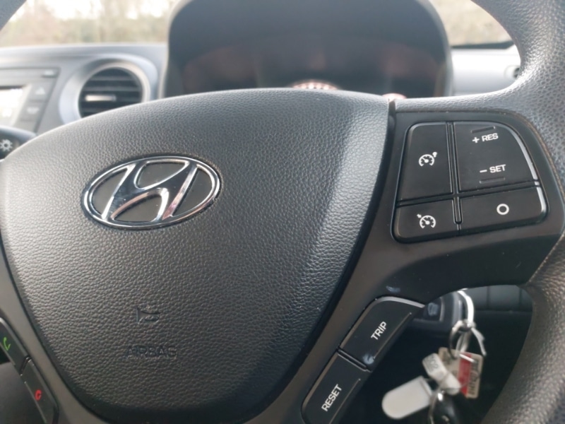 Used Hyundai i10 2017 for sale - 76397458: Photo 13