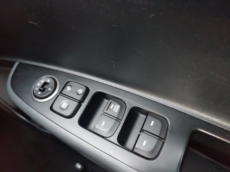 Used Hyundai i10 2017 for sale - 76397458: Photo 14