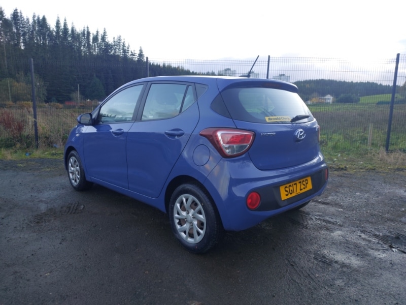 Used Hyundai i10 2017 for sale - 76397458: Photo 3