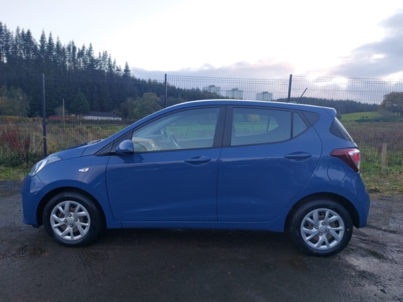 Used Hyundai i10 2017 for sale - 76397458: Photo 4