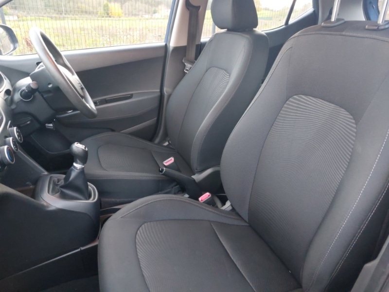 Used Hyundai i10 2017 for sale - 76397458: Photo 5