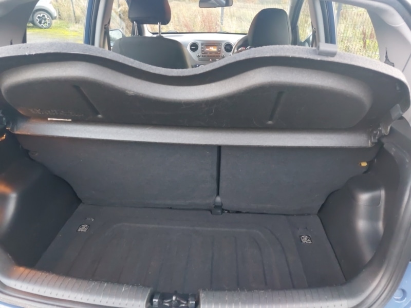 Used Hyundai i10 2017 for sale - 76397458: Photo 8