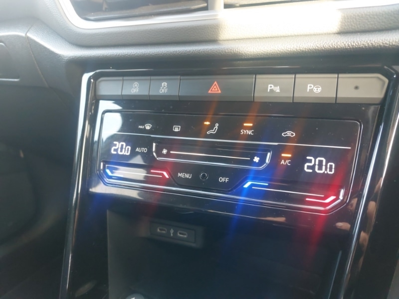 Used Volkswagen T-Roc 2023 for sale - 77357880: Photo 16