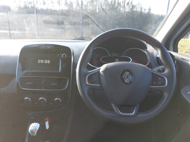 Used Renault Clio 2019 for sale - 77992633: Photo 2