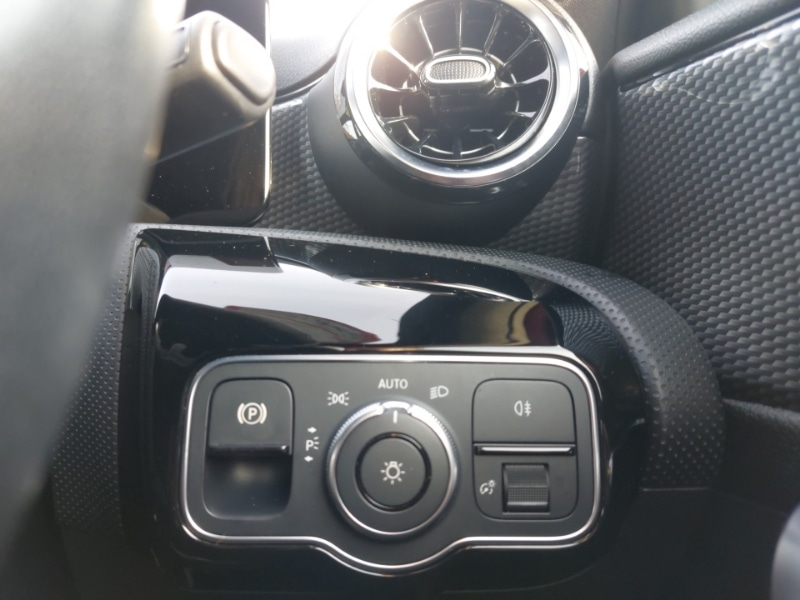 Used Mercedes-Benz A-Class 2018 for sale - 76365574: Photo 15