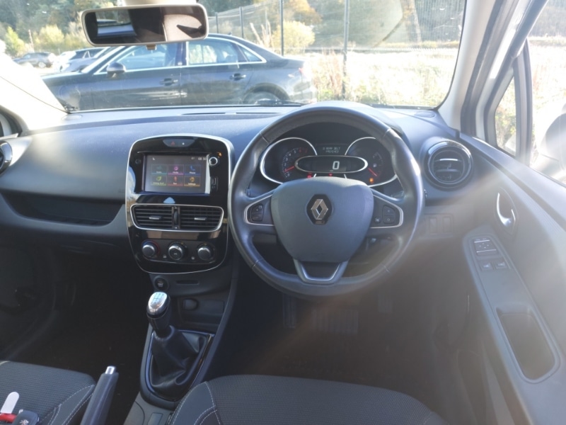 Used Renault Clio 2017 for sale - 76533411: Photo 2